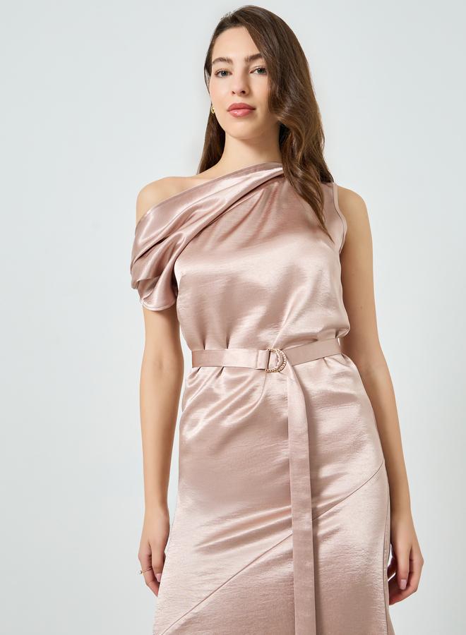 ستايلي فستان ميدي ساتان بكتف واحد وحافة واسعة - Image 1